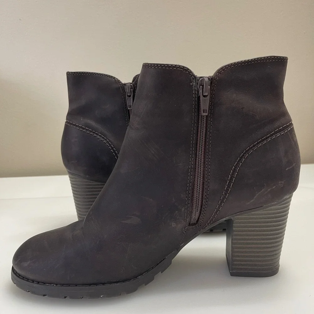 Clarks Ankle Boots Womens 9 Verona Trish Brown Leather Block Heel Comfort Bootie